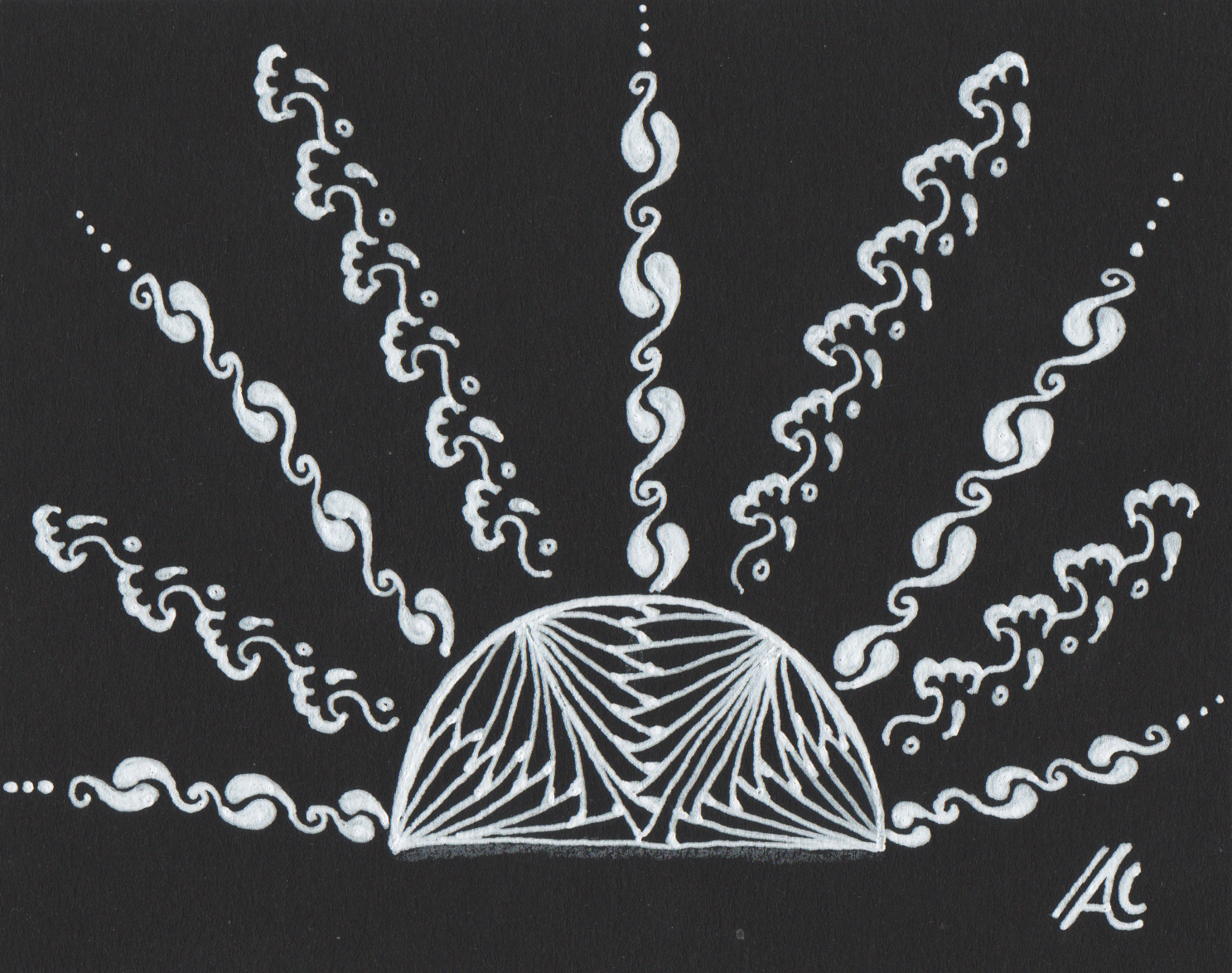 Wintersonnenwende: stilisiertes Bild einer Sonne am Horizont. Sie ist mit weißer Tinte auf schwarzes Papier gemalt worden.